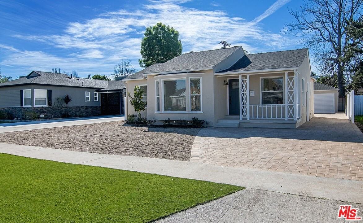 17638 Welby Way - Photo 4 of 43