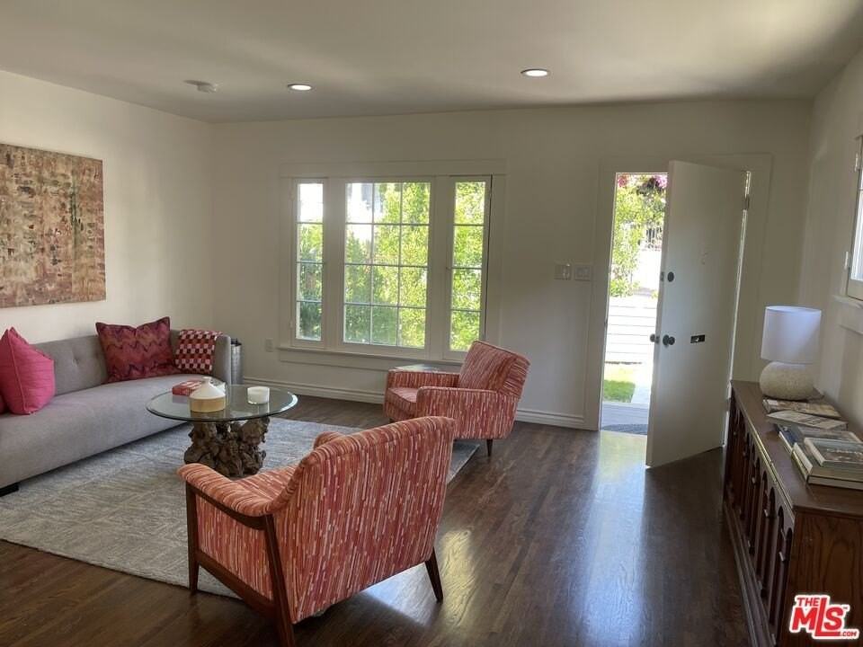 1446 Calumet Ave Unit 1 #1 - Photo 4 of 24