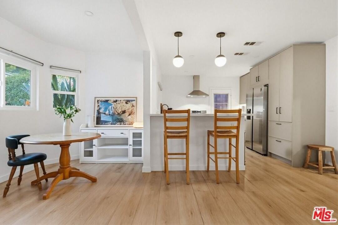 3540 Division St - Photo 4 of 27