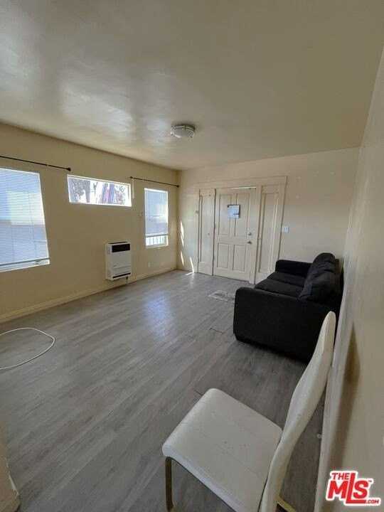 1058 W 42nd Pl - Photo 2 of 12