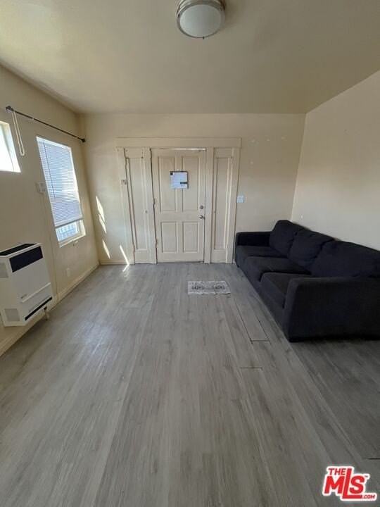 1058 W 42nd Pl - Photo 3 of 12