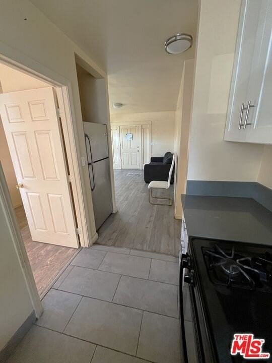 1058 W 42nd Pl - Photo 6 of 12