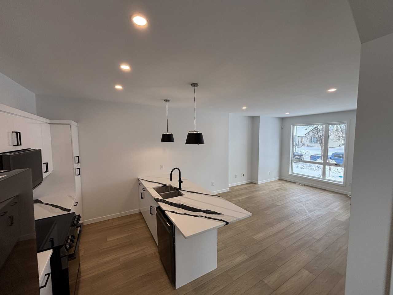 275 Renfrew St - Photo 6 of 15