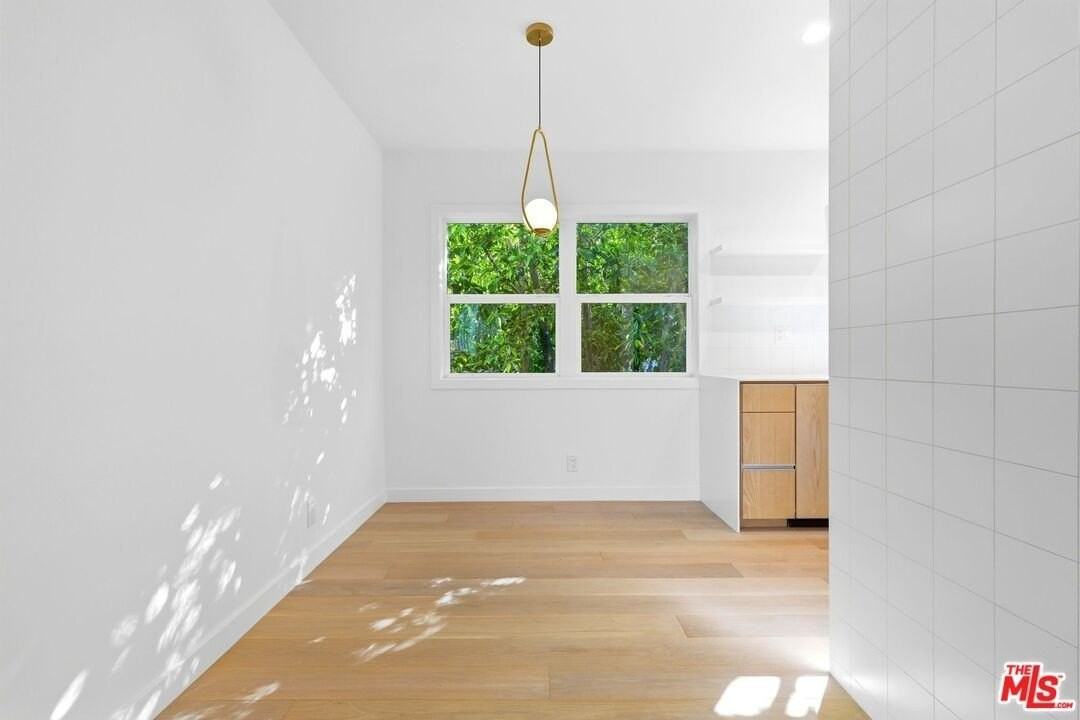 612 Huntley Dr Apt 4 - Photo 2 of 18