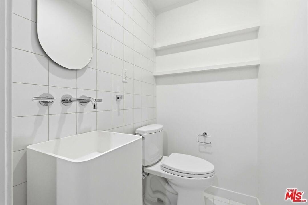 612 Huntley Dr Apt 4 - Photo 6 of 18