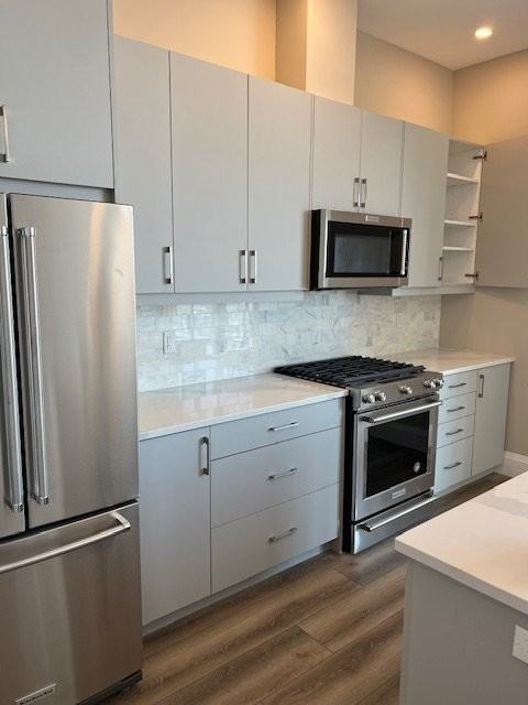 60 Charles St W - Photo 7 of 22