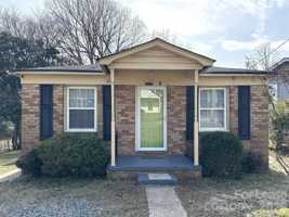 featured image of 3115 Seymour Dr