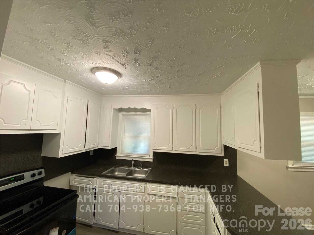 501 Rosemont Ave - Photo 3 of 9