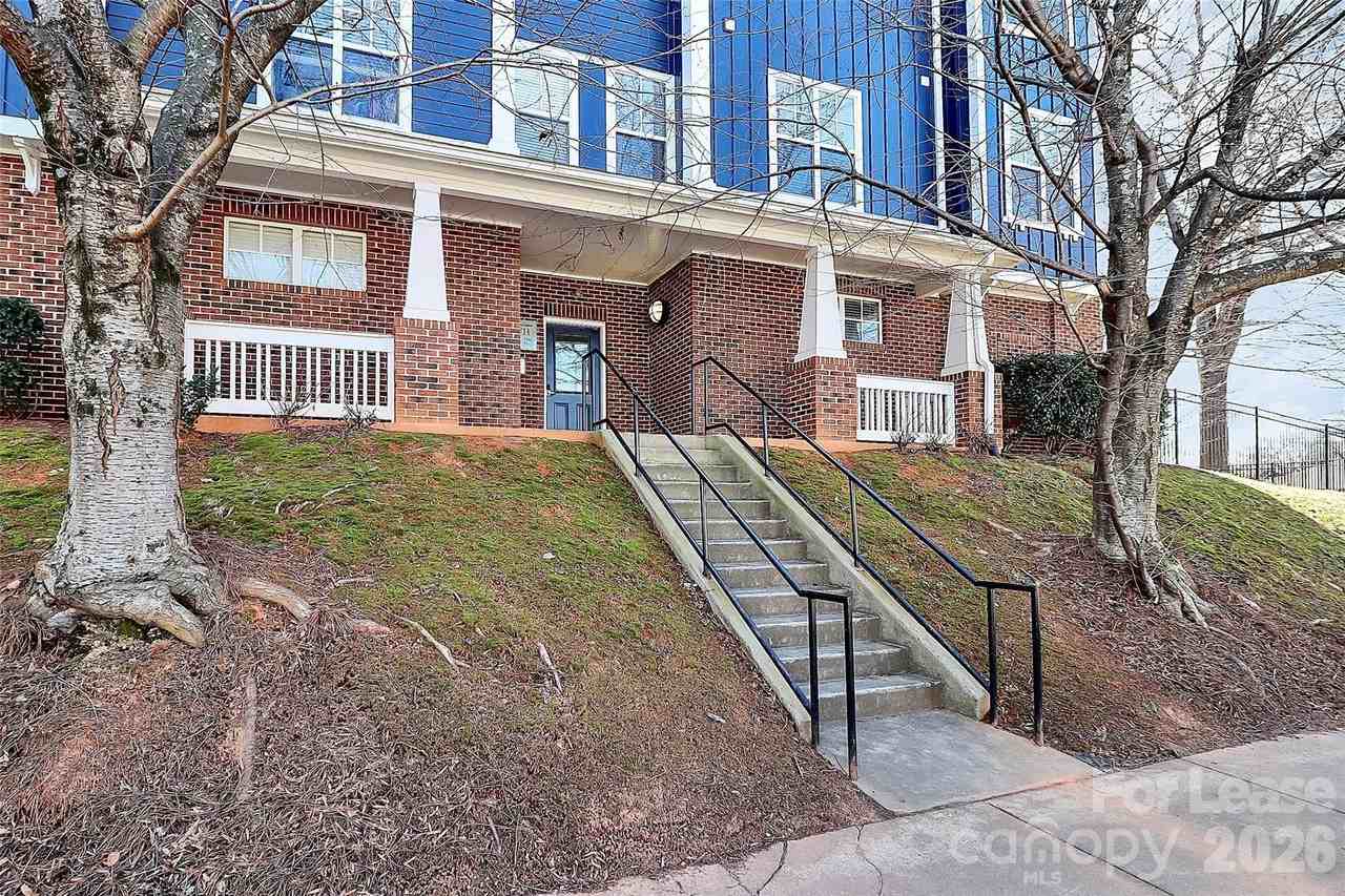 1654 Walnut View Dr - Photo 2 of 20