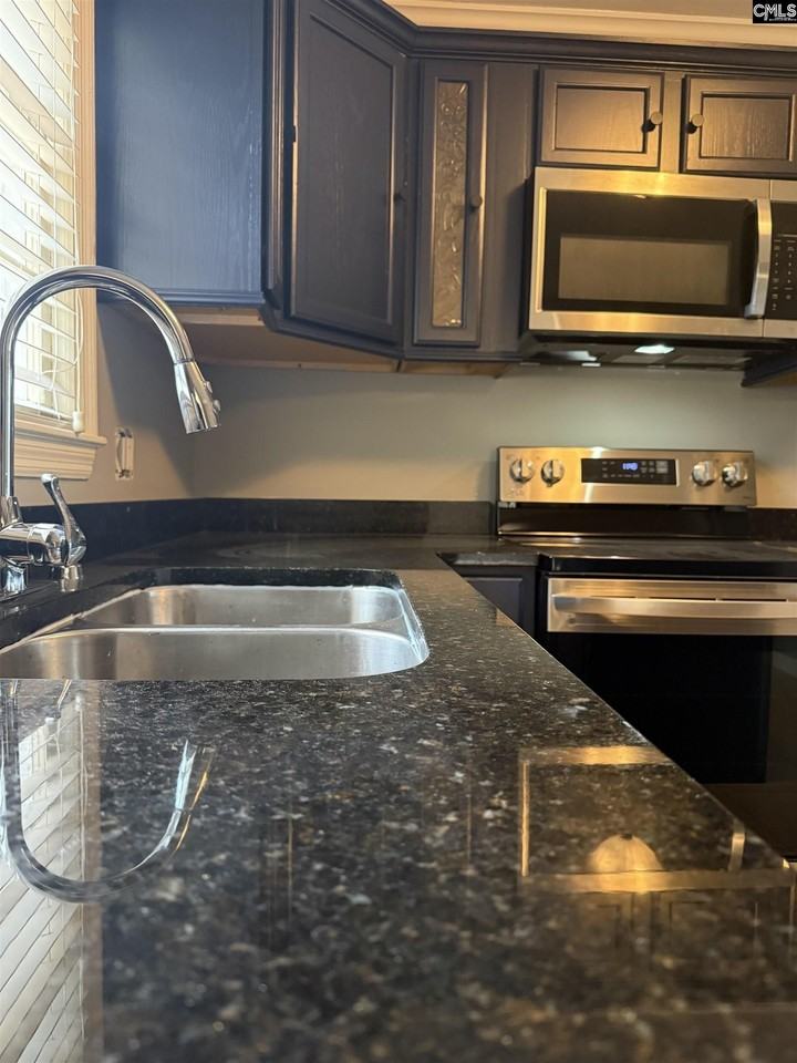 517 Innsbrook Dr - Photo 3 of 25