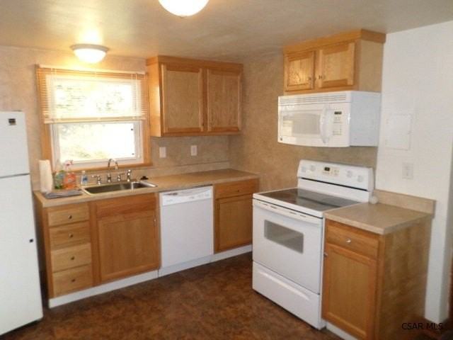 704 13th St - Photo 3 of 9