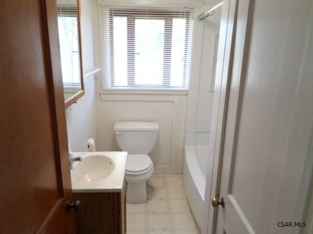 704 13th St - Photo 7 of 9