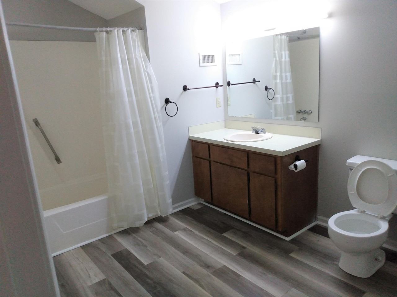 398 Country Club Blvd Apt B3 - Photo 4 of 15