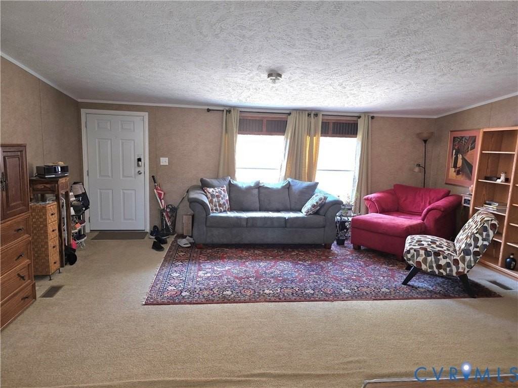 1585 Ullainee Rd - Photo 4 of 10