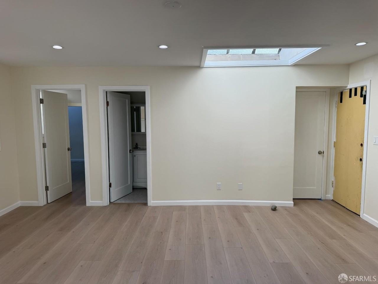 258 Dorland St - Photo 6 of 17