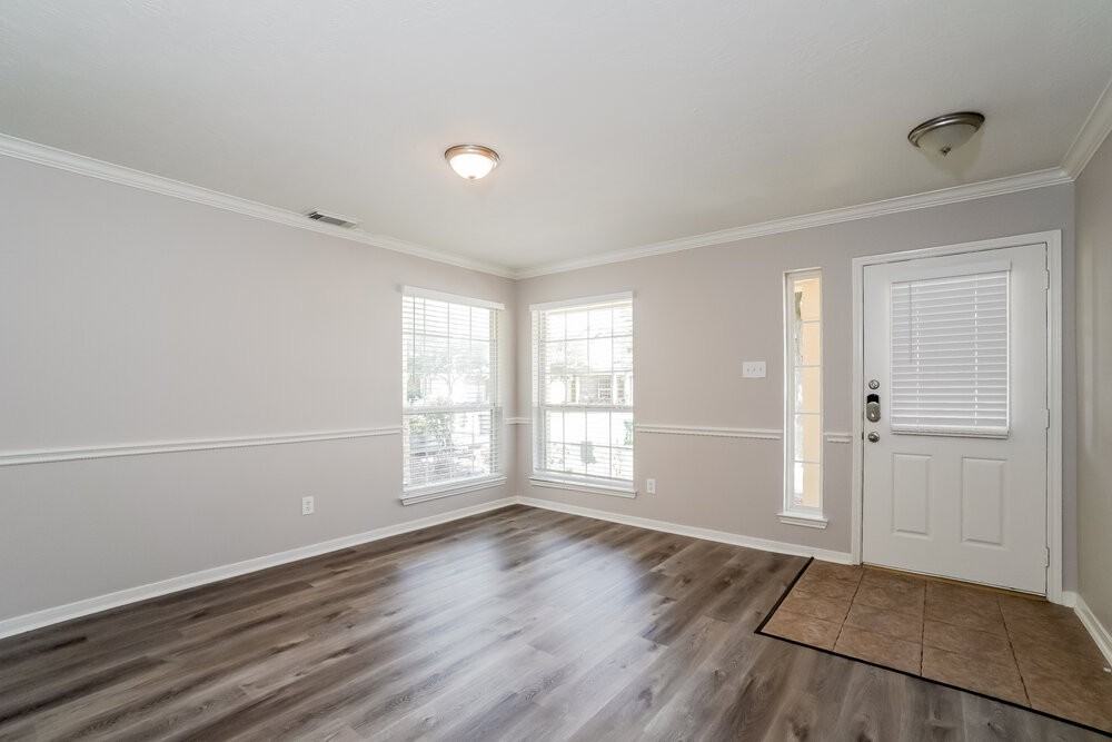 2442 Chuckberry St - Photo 4 of 17