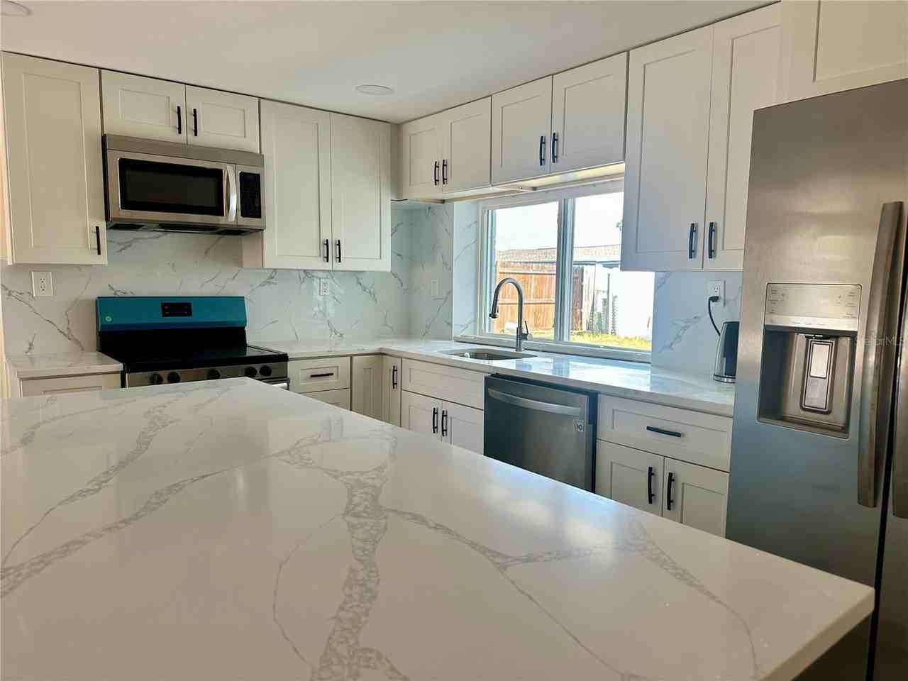 3440 Brookfield Dr - Photo 2 of 12