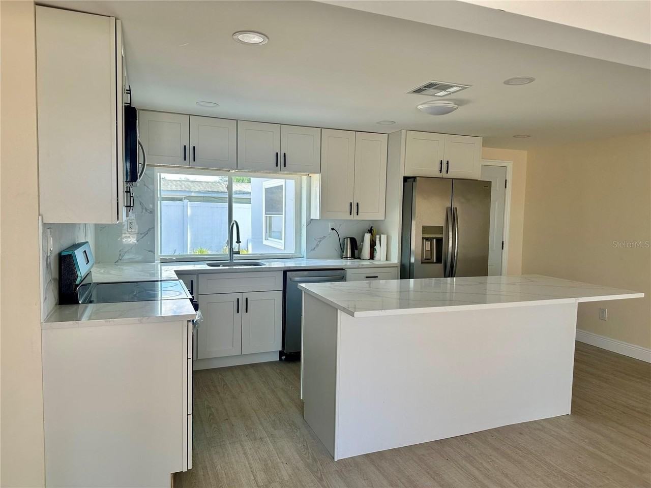 3440 Brookfield Dr - Photo 3 of 12