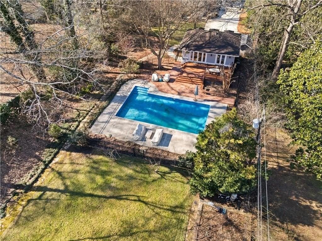 979 Springdale Rd Ne - Photo 4 of 50