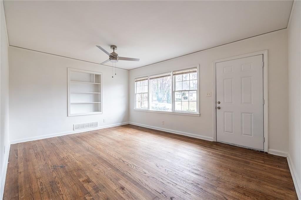 2986 Belvedere Ln - Photo 3 of 18