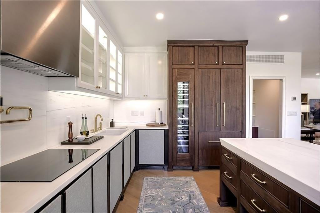 2575 Peachtree Rd Ne Apt 7g - Photo 7 of 30