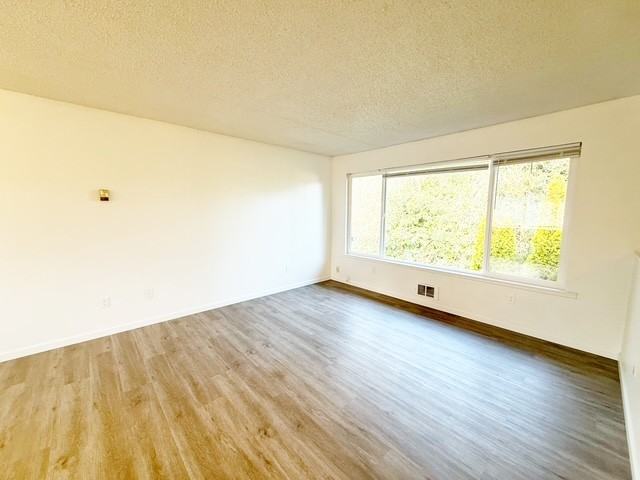 1334 Shorewood Dr #1334 - Photo 4 of 21