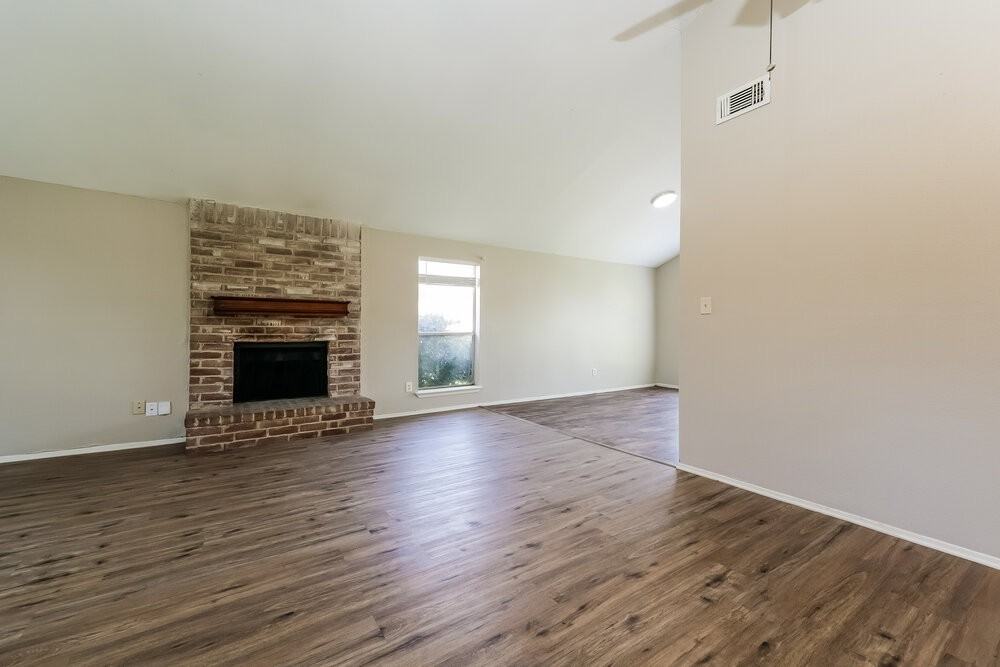 19834 Packwood Dr - Photo 5 of 17