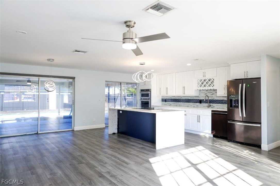 1206 Se 23rd Pl - Photo 4 of 31