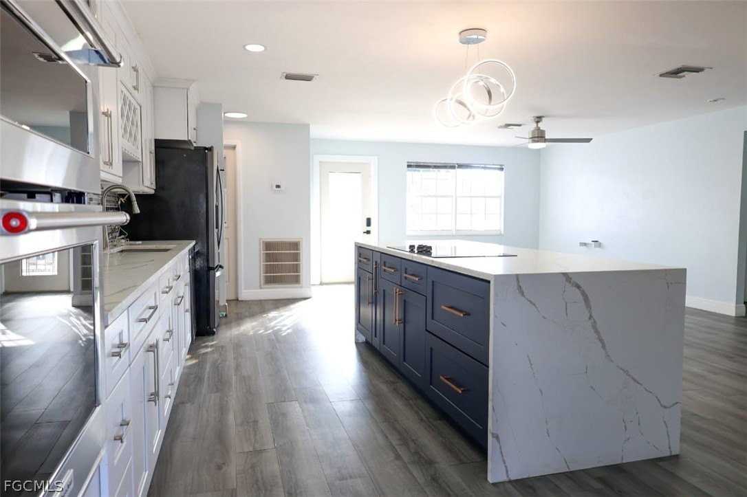 1206 Se 23rd Pl - Photo 5 of 31