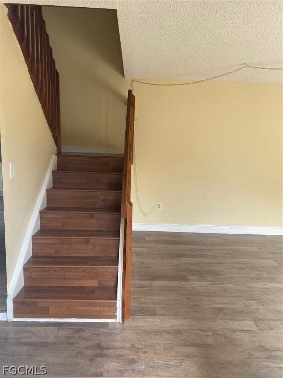 5245 Cedarbend Dr Apt 2 - Photo 6 of 29