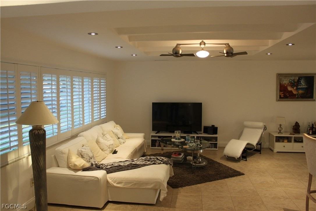 5354 Coral Ave - Photo 5 of 29