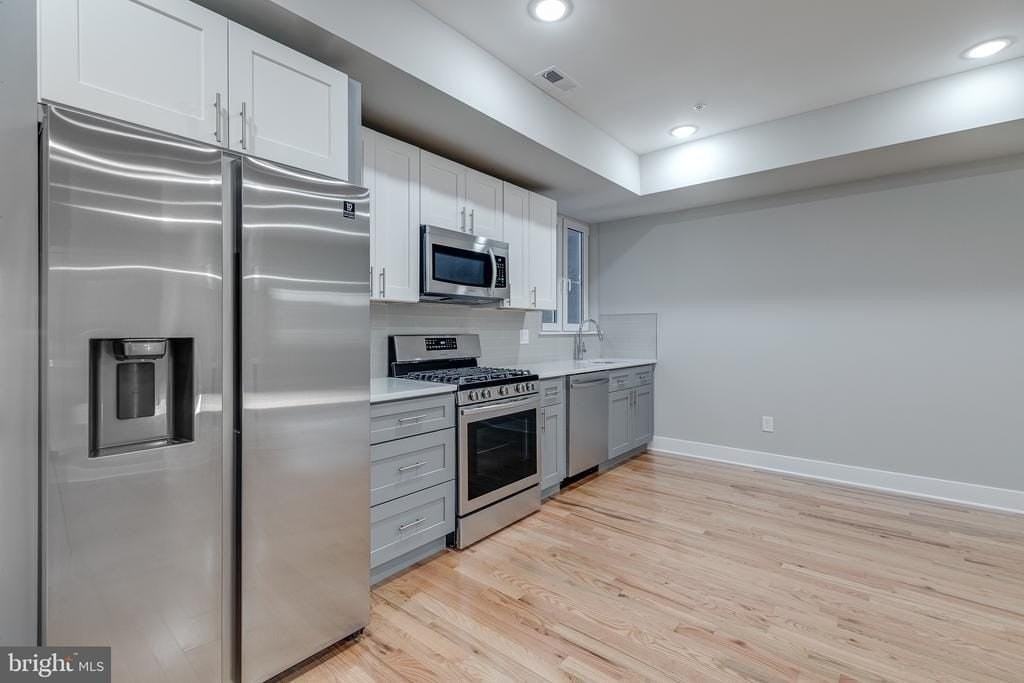 2113 W Master St #C - Photo 4 of 15