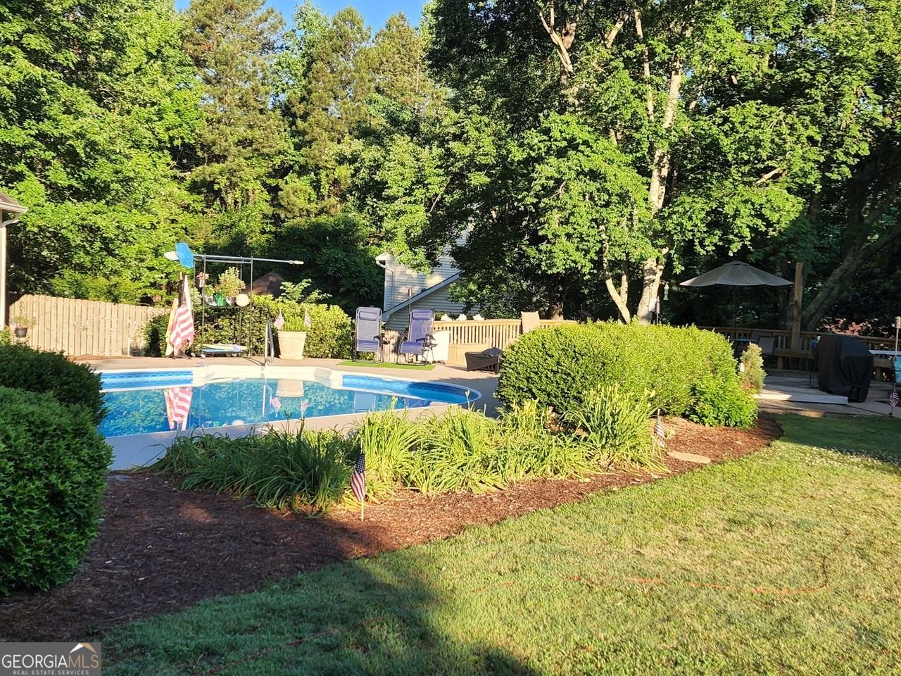 180 Sycamore Bnd - Photo 3 of 33