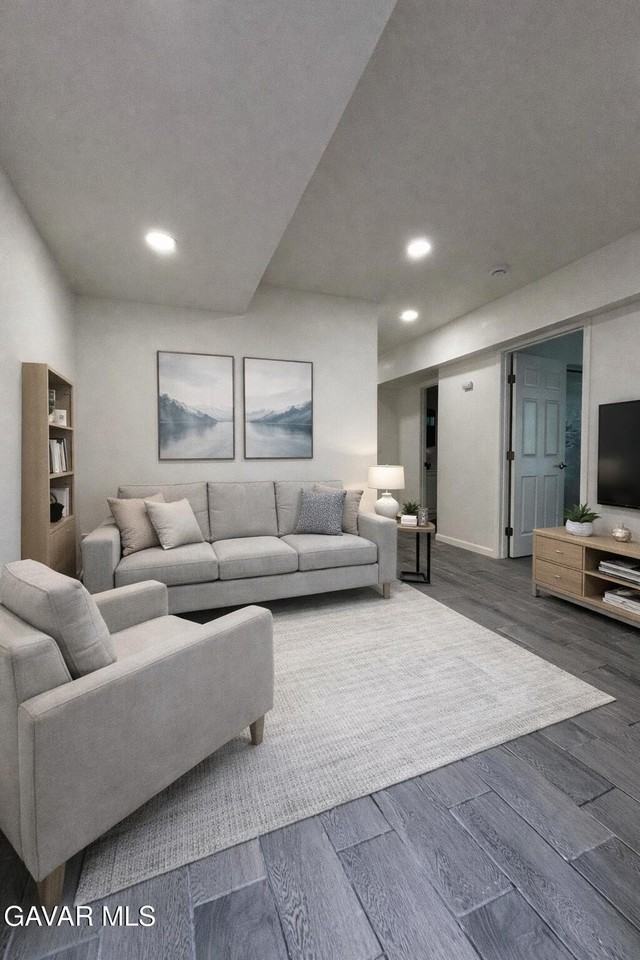 2658 Paxton Ave #B - Photo 4 of 9