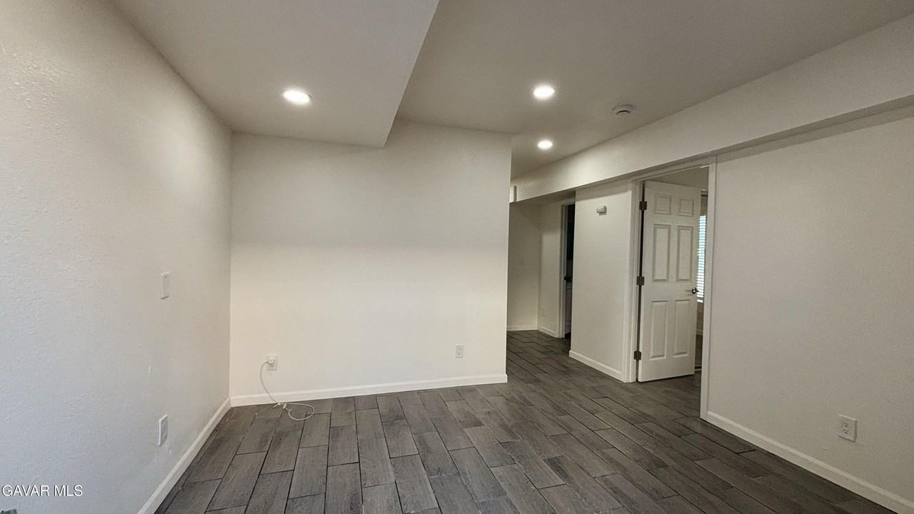 2658 Paxton Ave #B - Photo 5 of 9