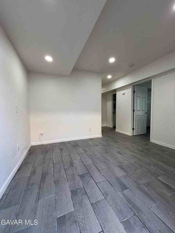 2658 Paxton Ave #B - Photo 6 of 9