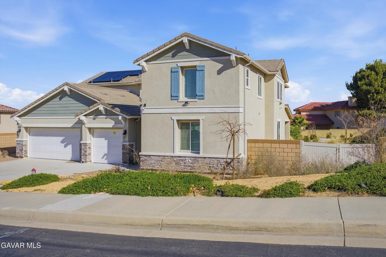 41638 Cielo Vista Dr - Photo 3 of 40