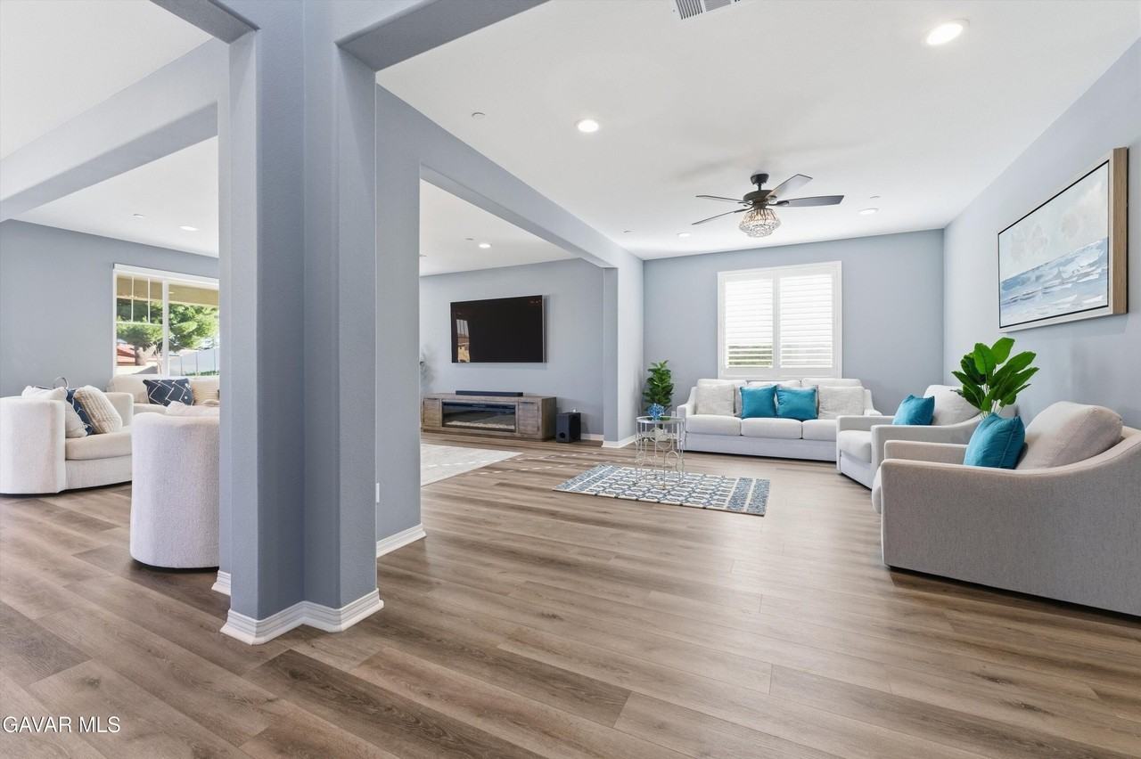 41638 Cielo Vista Dr - Photo 4 of 40