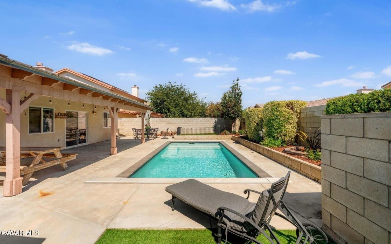 3128 Kachina Ct - Photo 2 of 23