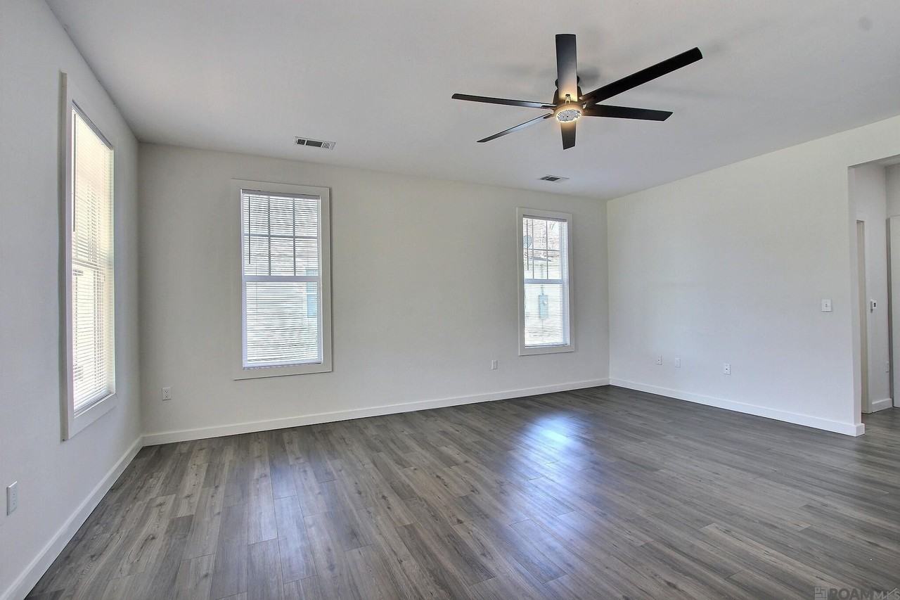 1924 Elvin Dr - Photo 2 of 17