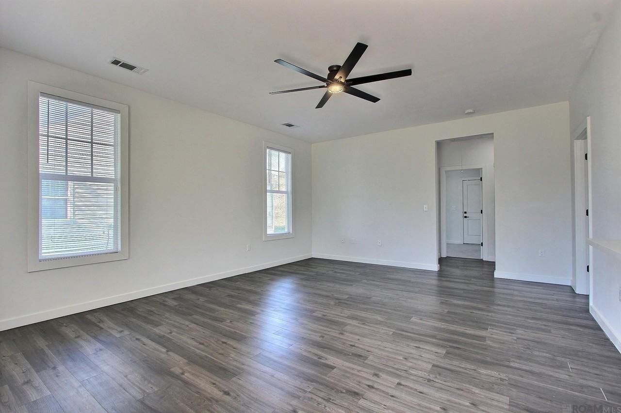 1924 Elvin Dr - Photo 4 of 17