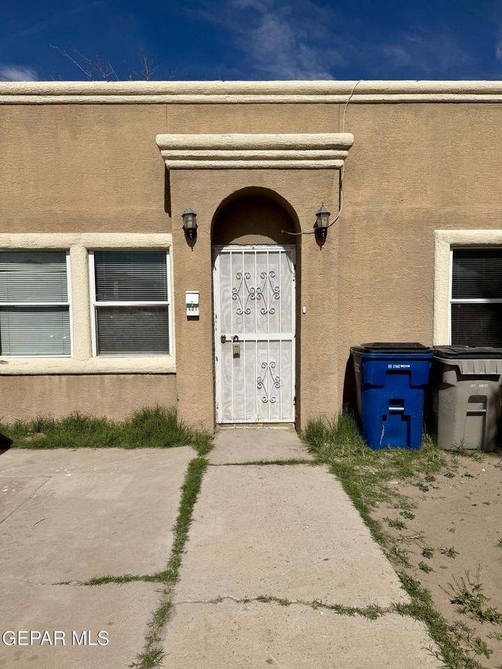 601 Lomaland Dr Unit A - Photo 3 of 50