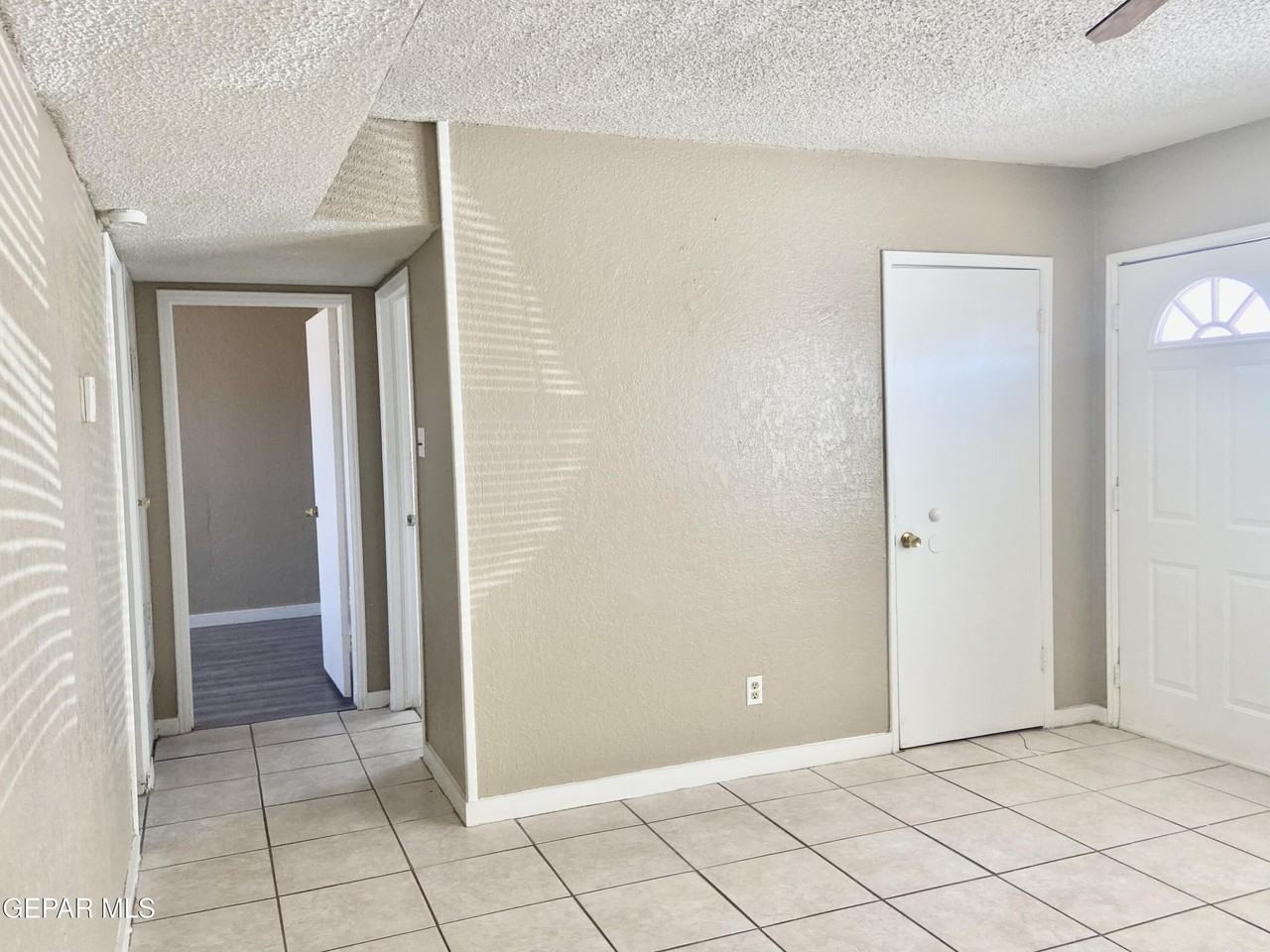 601 Lomaland Dr #A - Photo 7 of 50