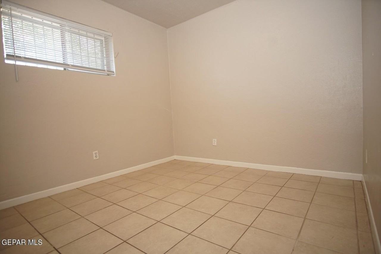7309 Alameda Ave Apt B - Photo 5 of 11
