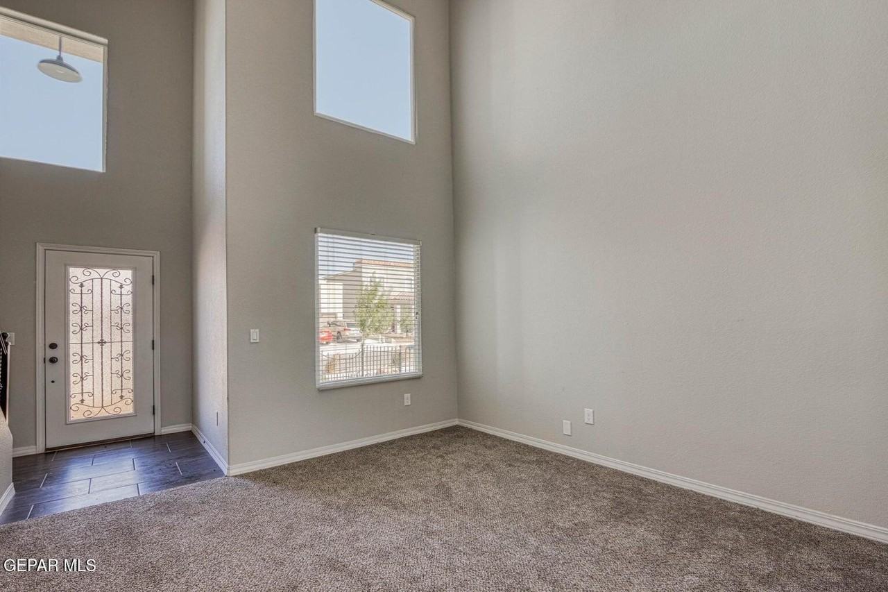 14202 Peyton Edwards Ave - Photo 4 of 44