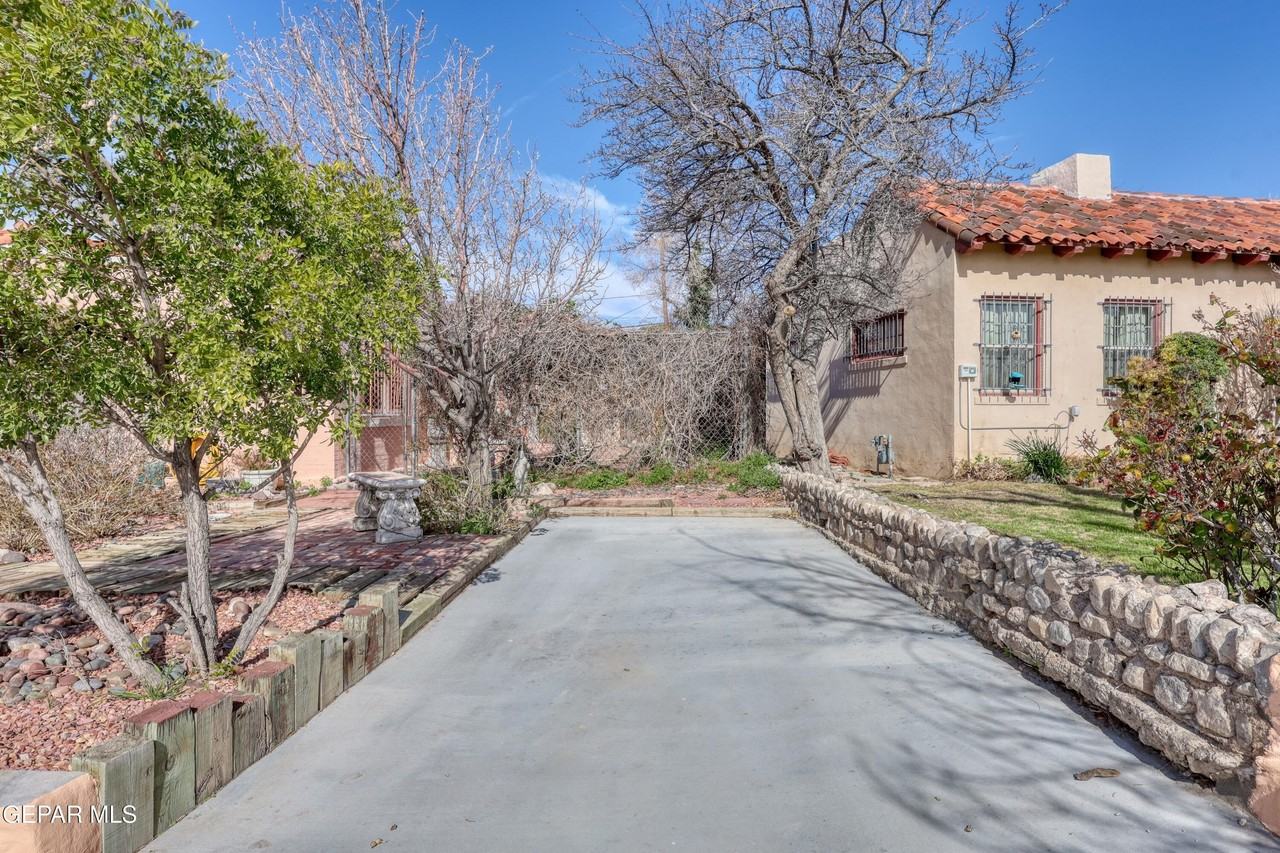 1101 E Robinson Ave Unit B - Photo 2 of 36