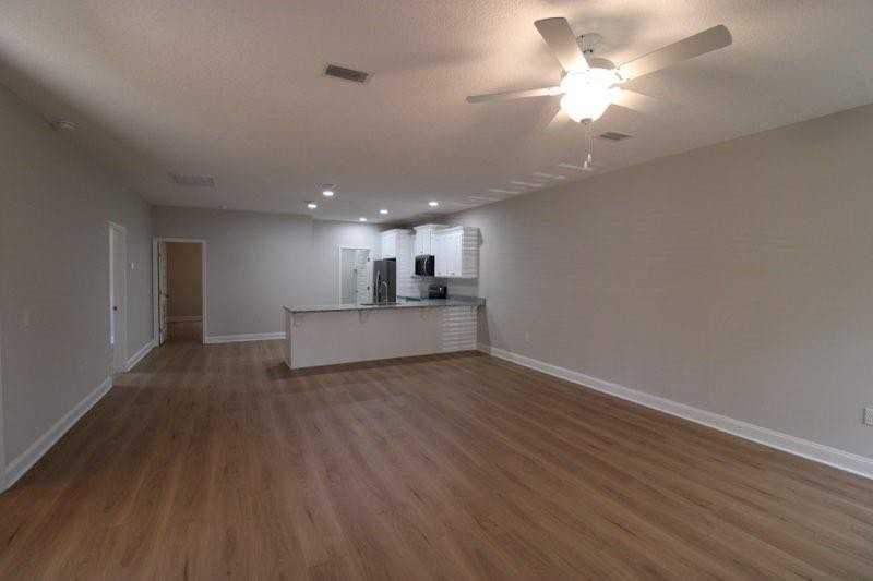 326 S 5th St - Photo 3 of 16