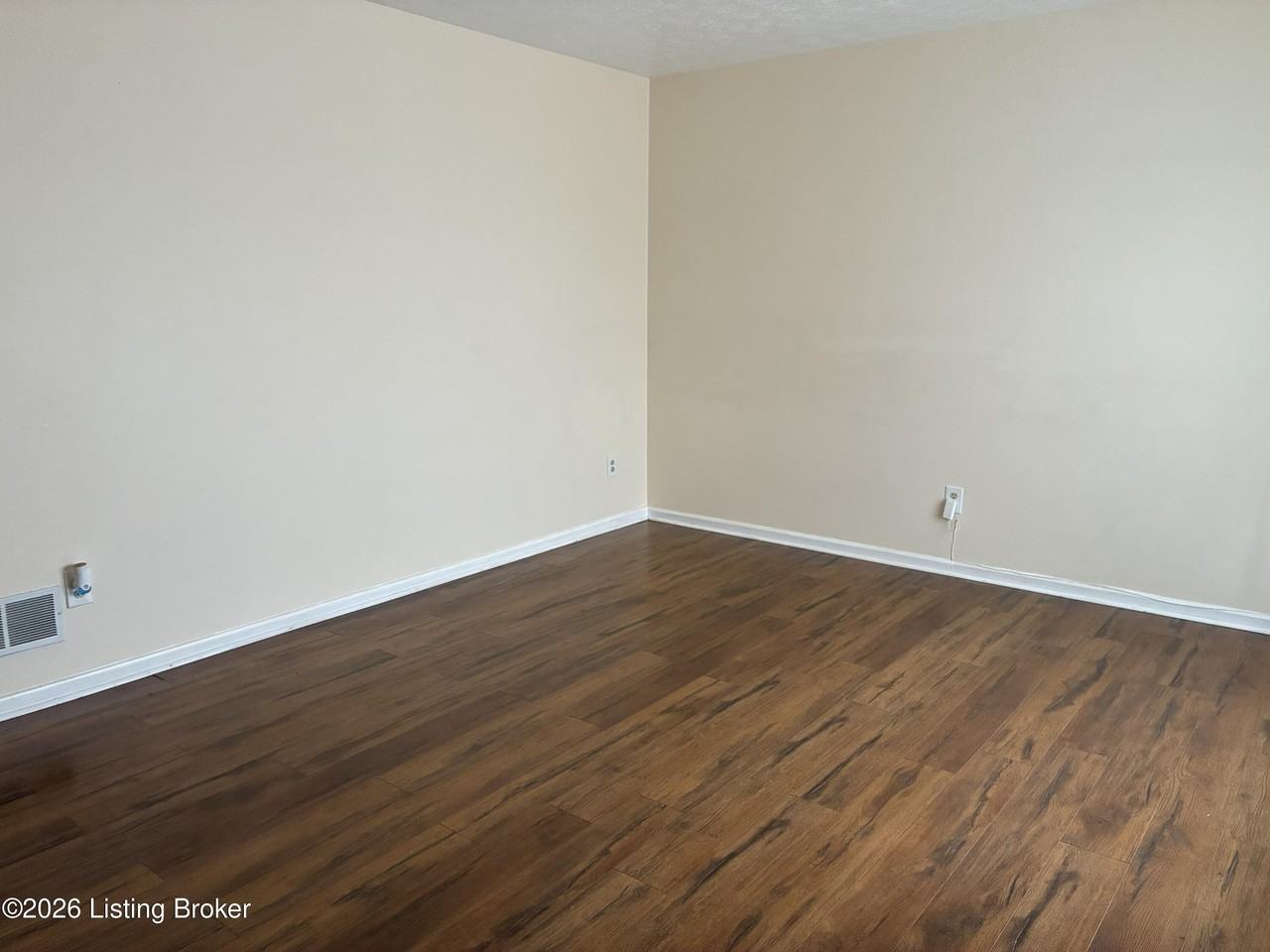 3307 Chinquapin Ln - Photo 2 of 16