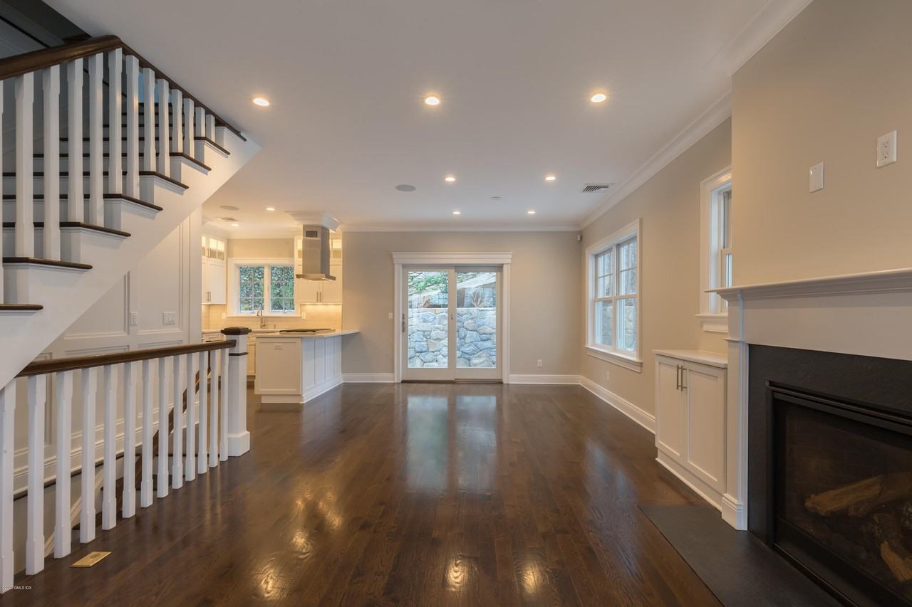 301 Davis Ave #B - Photo 4 of 16