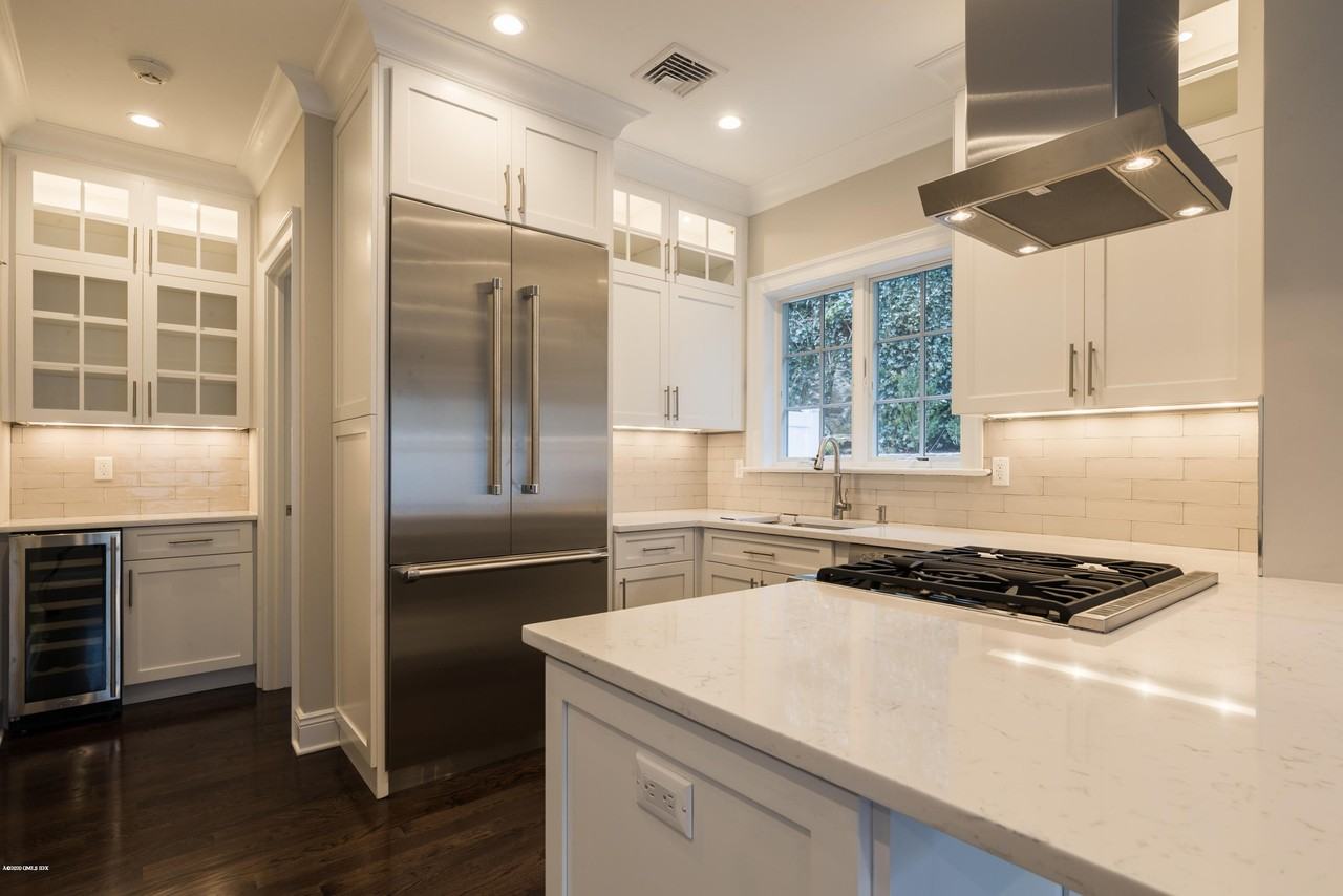 301 Davis Ave #B - Photo 5 of 16